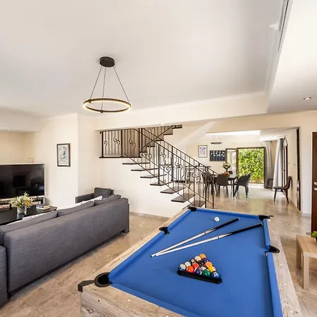 Willa Sunnyvillas: 4br Seafront Villa*private Pool*bw44